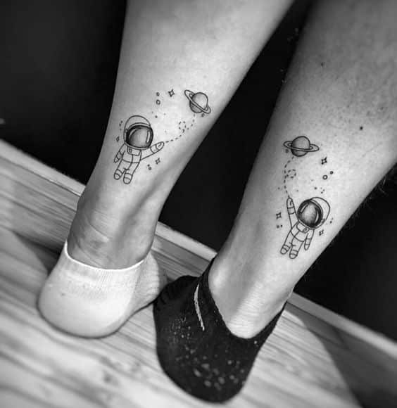 Tatuajes del universo para parejas