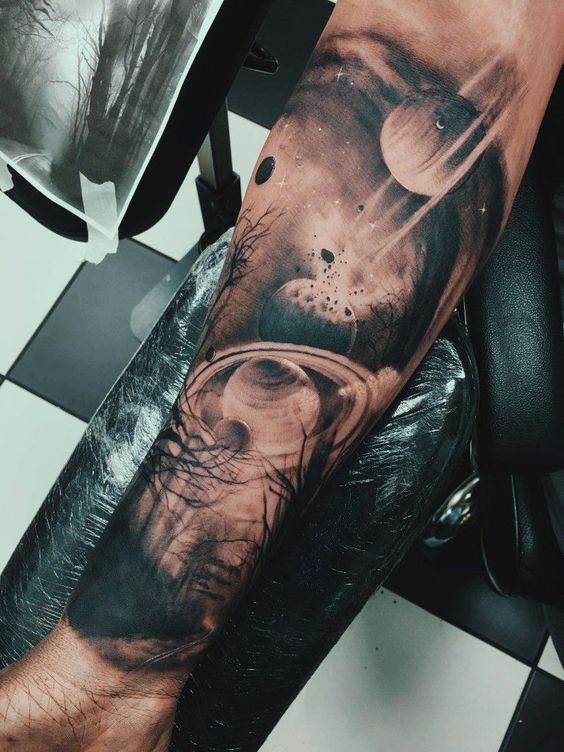 Tatuajes del universo para hombres