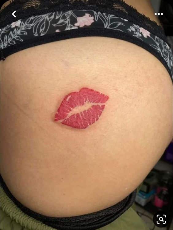 Tatuajes De Besos En La Pompa