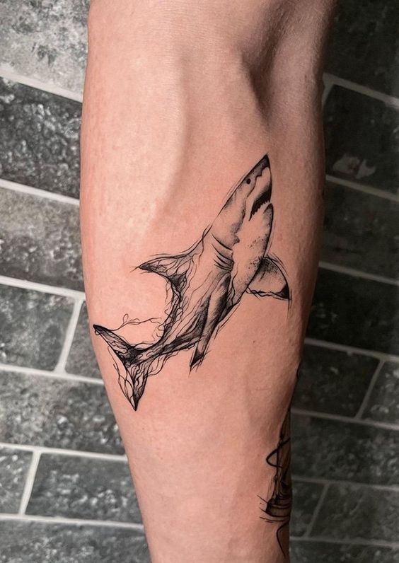 Tatuajes de Tiburones en el Antebrazo