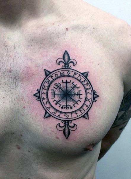 Tatuajes de Vikingos en el Pecho