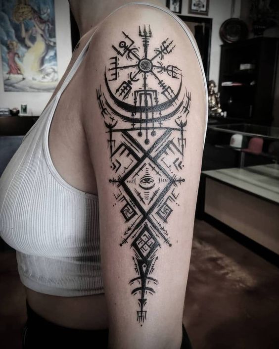 Tatuajes de Vikingos en el Brazo