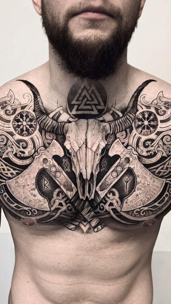 Tatuajes de Vikingos en el Pecho