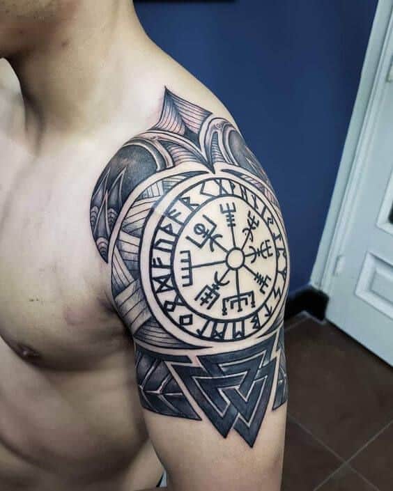 Tatuajes de Vikingos en el Brazo