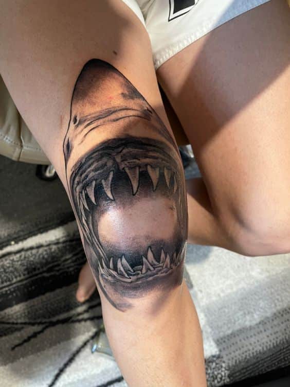 Tatuajes de Tiburones en la Pierna