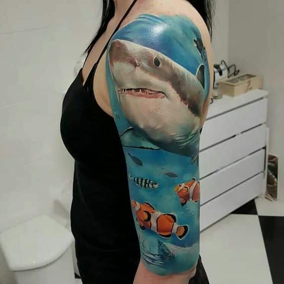 Tatuajes de Tiburones en el Agua