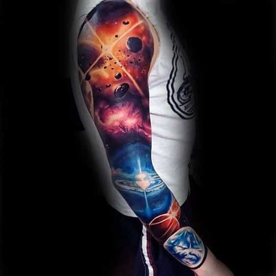 Tatuajes del universo para hombres