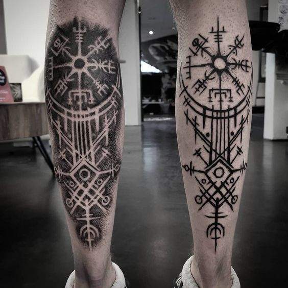Tatuajes de Vikingos en la Pierna