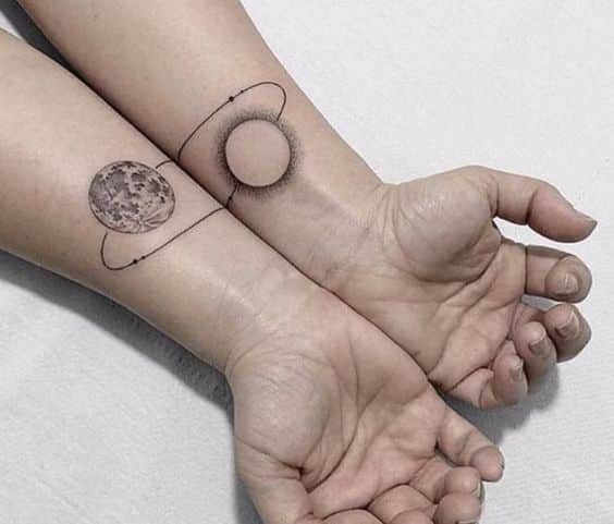 Tatuajes del universo para parejas
