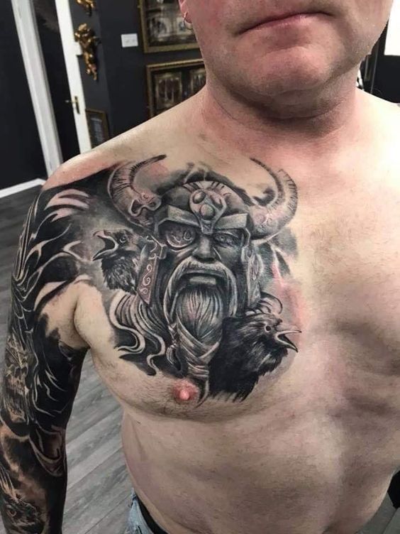 Tatuajes de Vikingos en el Pecho