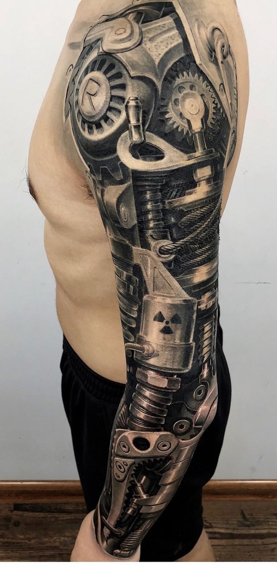 Tatuajes de brazo mecánico