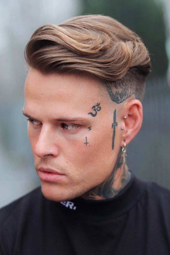 Tatuajes para hombres en la cara