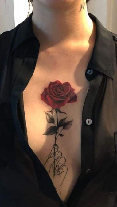 Tatuajes para mujer en el pecho