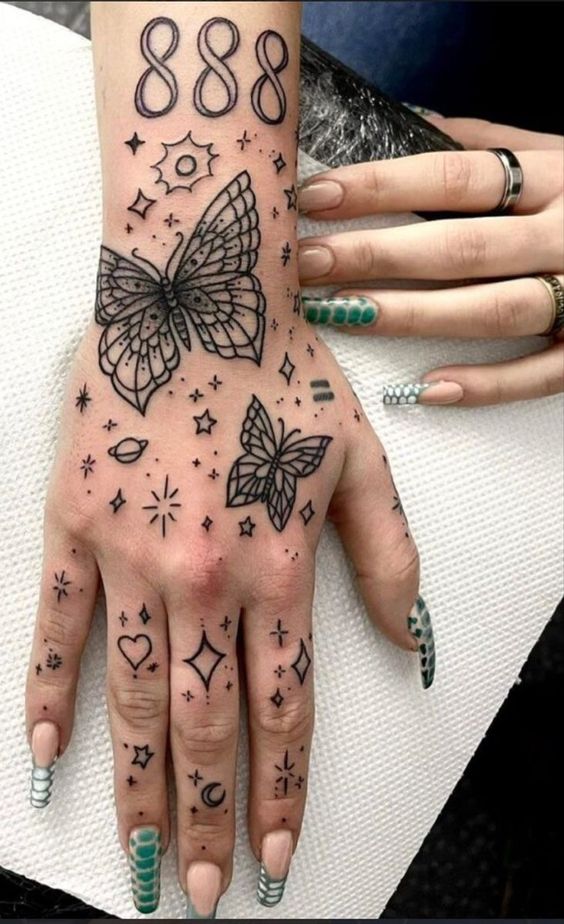 Tatuajes para mujeres en la mano