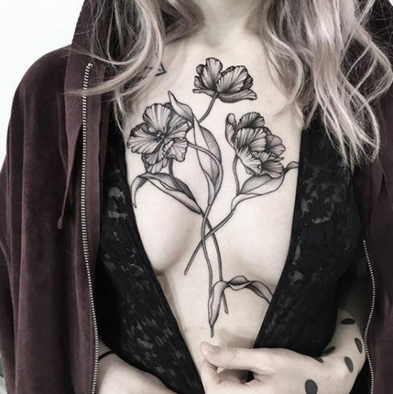 Tatuajes para mujer en el pecho