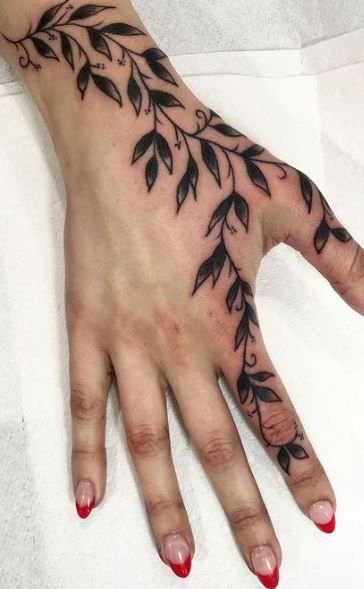 Tatuajes para mujeres en la mano