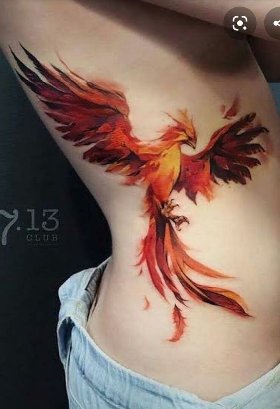 Tatuajes de ave fénix mujer